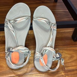 Teva strap sandals size 9.5